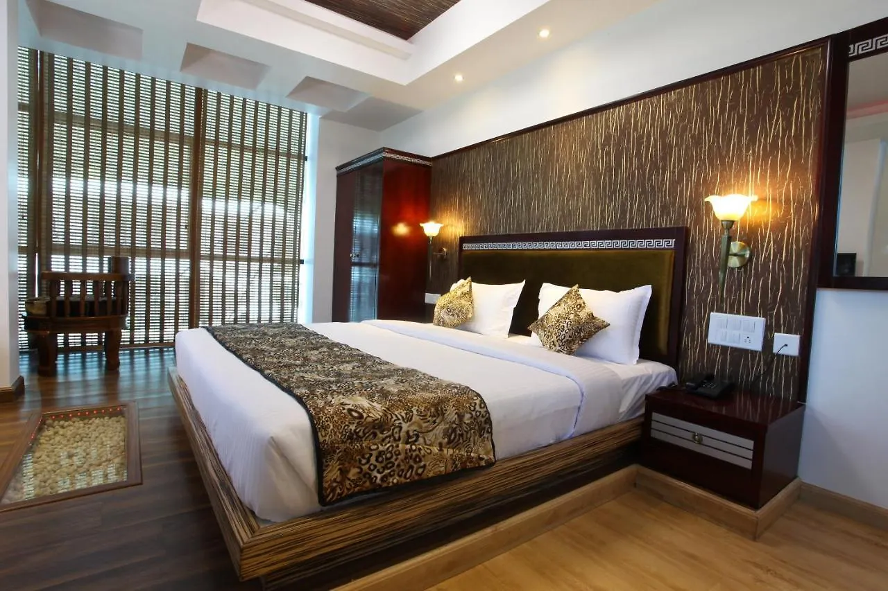 Hotel Tigers Roare Thekkady