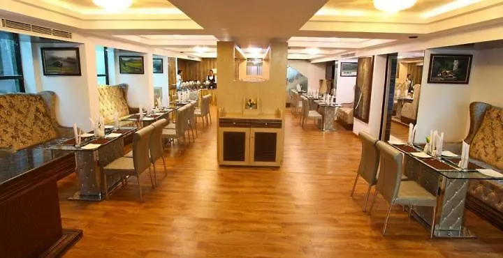 Hotel Tigers Roare Thekkady