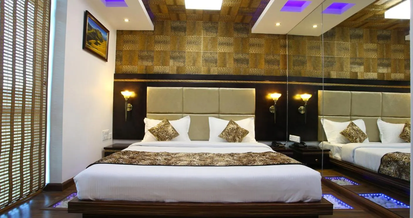 Hotel Tigers Roare Thekkady