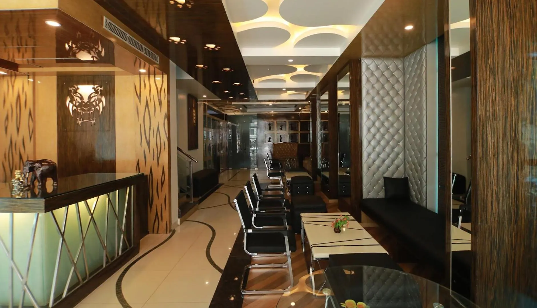 Hotel Tigers Roare Thekkady