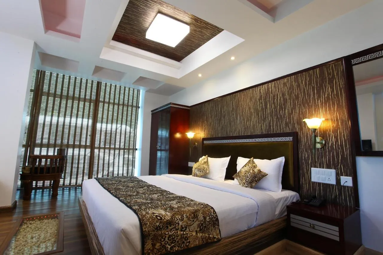 Hotel Tigers Roare Thekkady