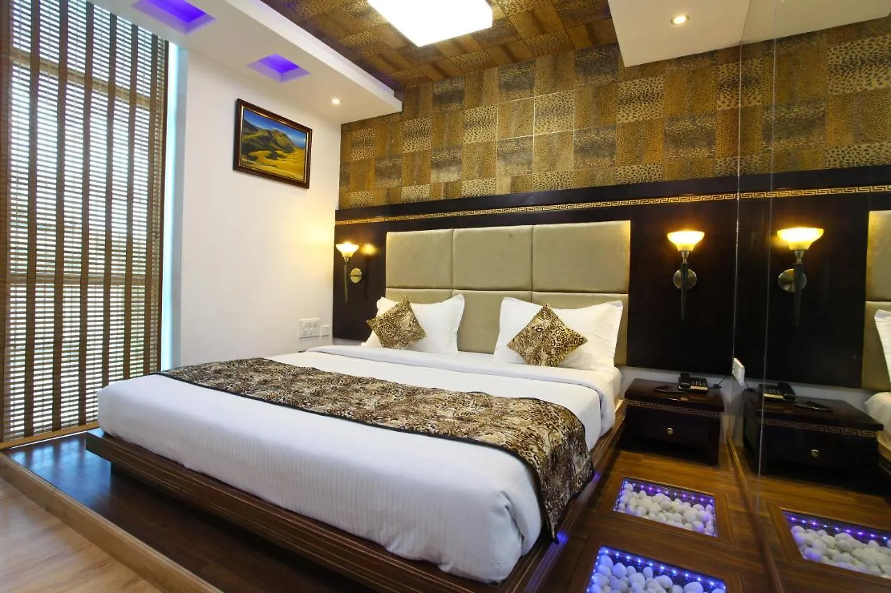 ****  Hotel Tigers Roare Thekkady India